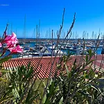 Isla Feliz 度假居 *